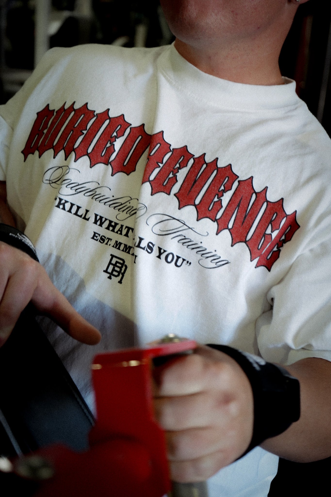IRON FAMILY TEE - WHITE/RED